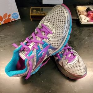 Brooks gts 17 women's running shoes